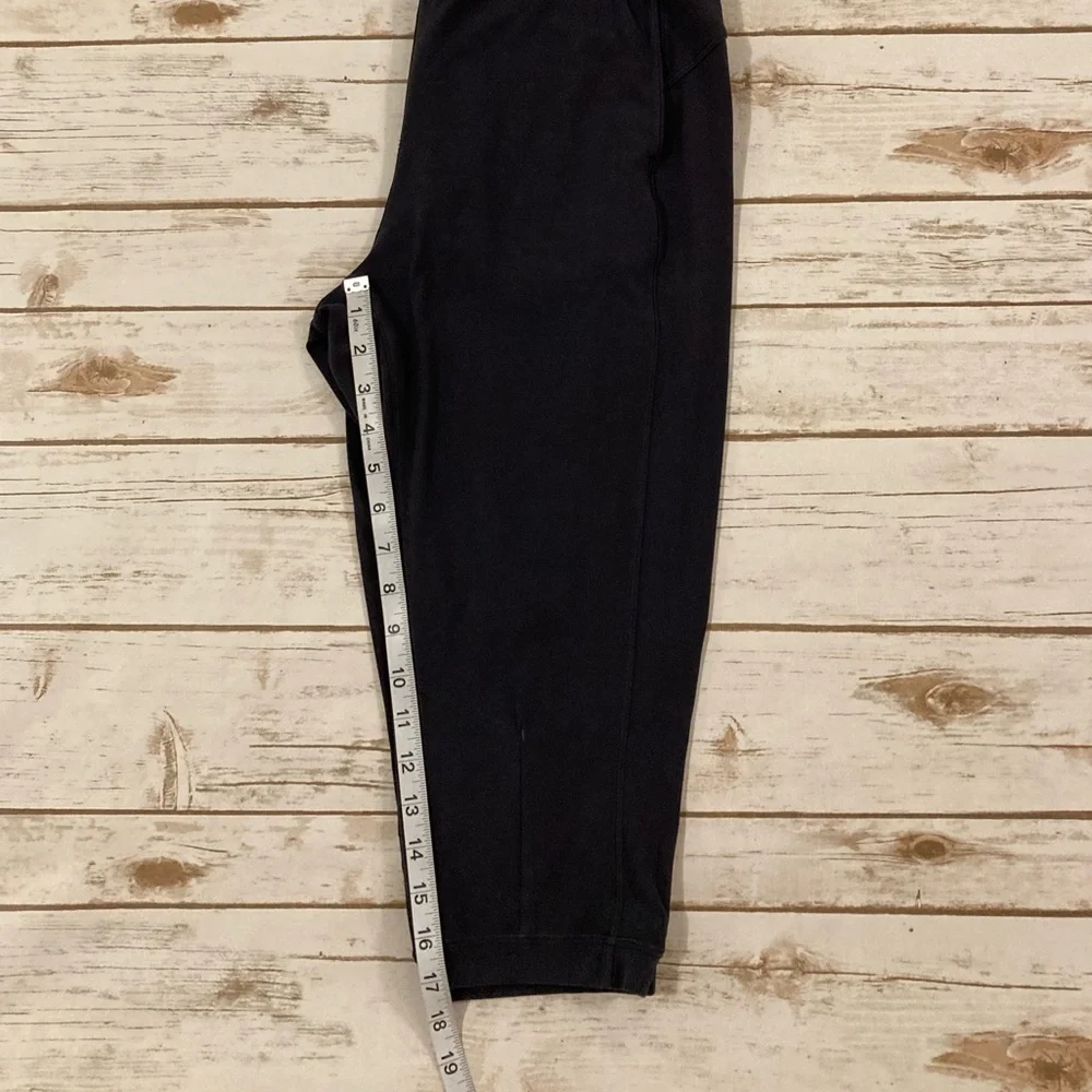 Lululemon Rejuvenate Crop *18